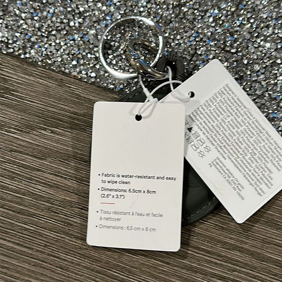 Lululemon Key Moments Keychain live in the moment gray NWT - Picture 3 of 4